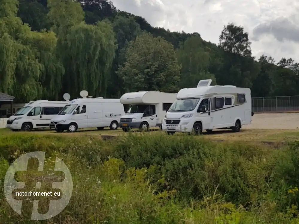 Hamoir camper parking sportvelden Luik Belgie