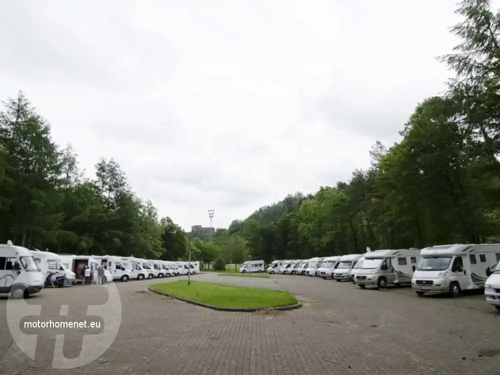 Bouillon camper parking voetbalveld Luxemburg Belgie