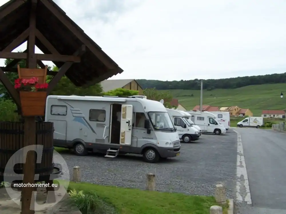 Chamery camper parking champagnevelden Grand-Est Frankrijk