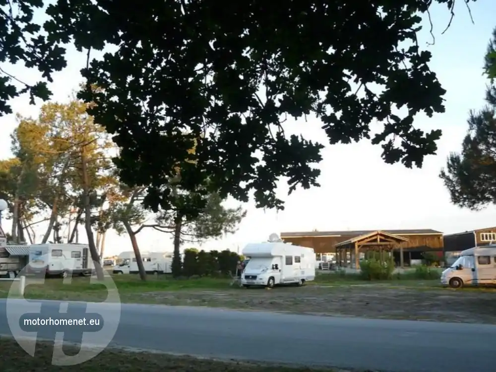 Andernos Les Bains camper parking oesterhaven Nouvelle Aquitaine Frankrijk