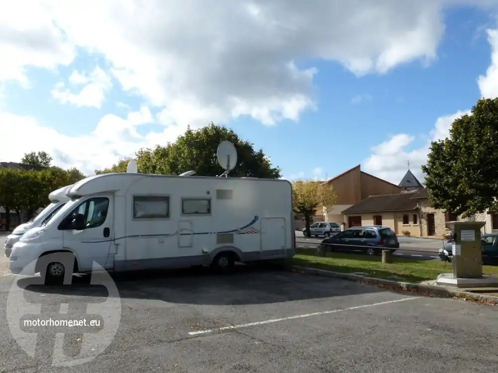 Bessines-sur-Gartempe camper parking centrum Nouvelle-Aquitaine Frankrijk