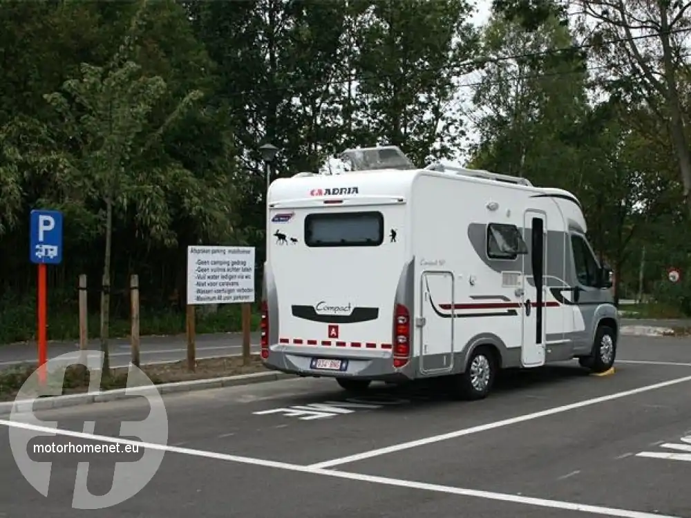 Putte camper parking sportcomplex Antwerpen Belgie