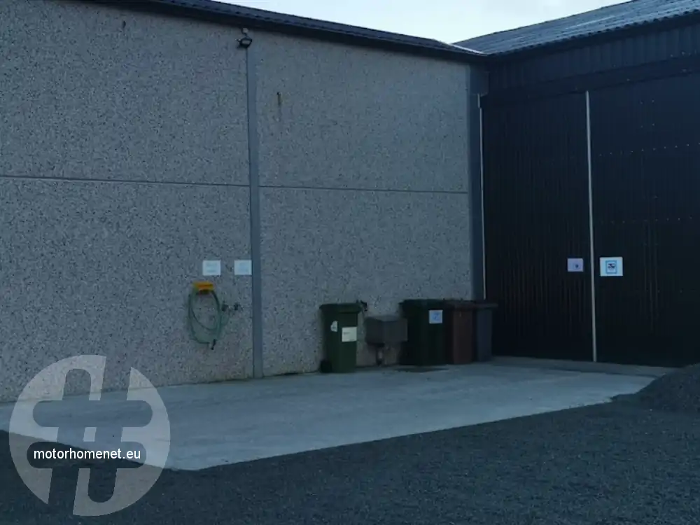 Doornik camperplaats Le Vert Marais Henegouwen Belgie