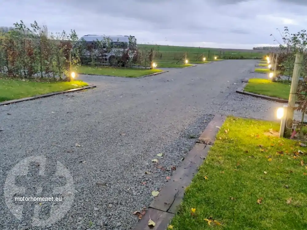 Doornik camperplaats Le Vert Marais Henegouwen Belgie