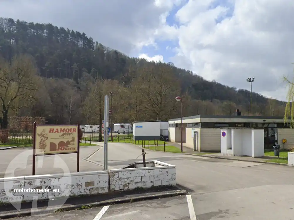 Hamoir camper parking sportvelden Luik Belgie