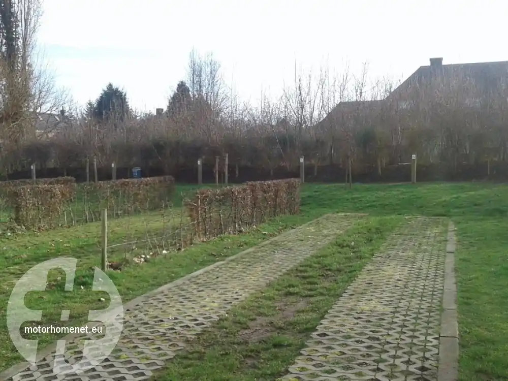 Assenede camper parking sporthal Oost Vlaanderen Belgie