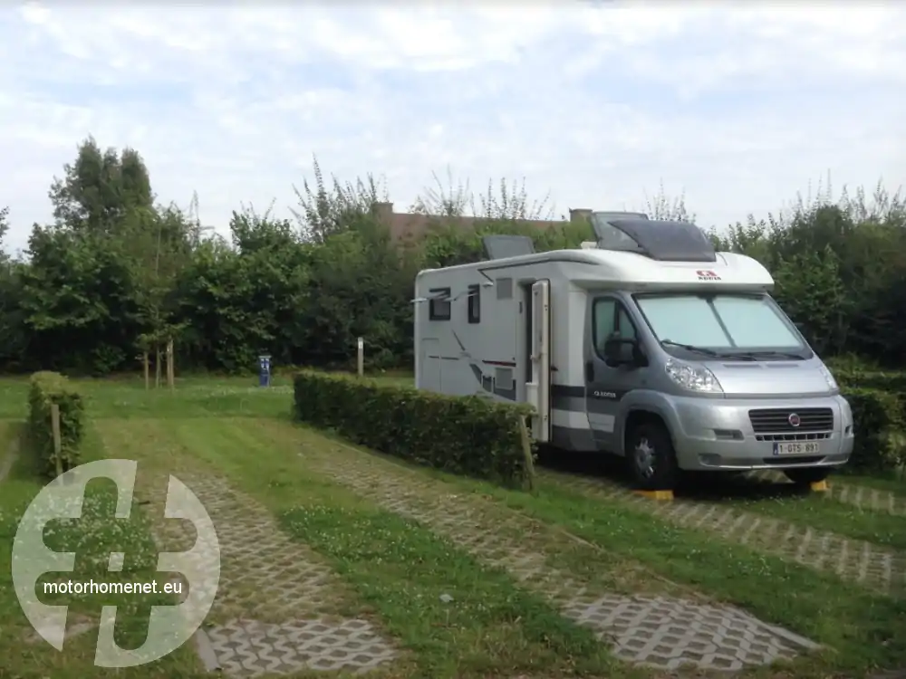 Assenede camper parking sporthal Oost Vlaanderen Belgie