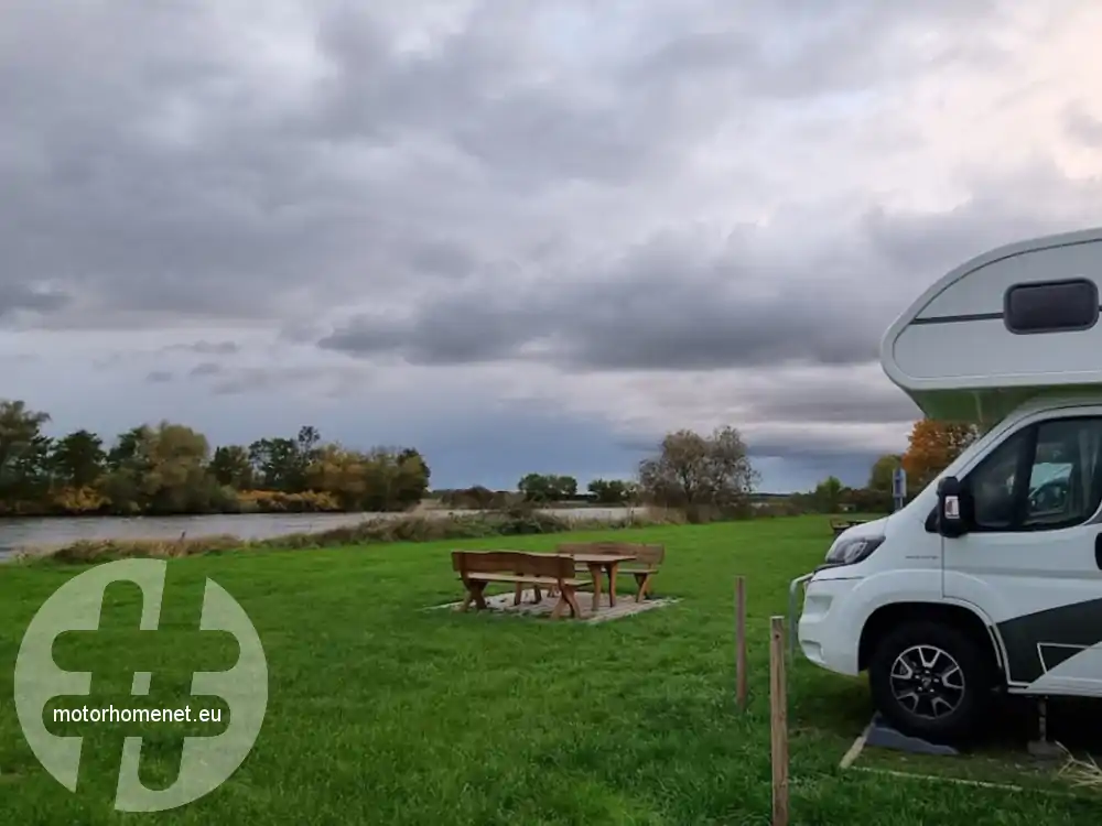 Landesbergen camper parking Weser Niedersachsen Duitsland