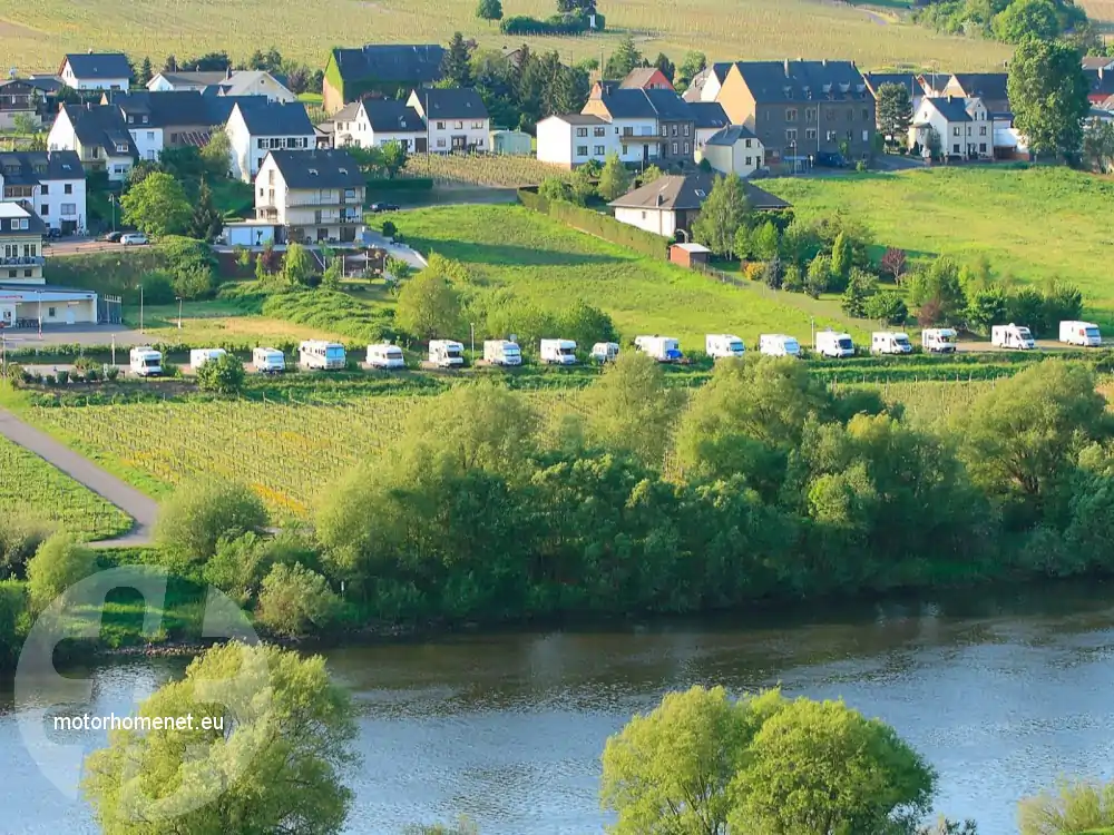Brauneberger camper parking Juffer Rheinland Pfalz Duitsland