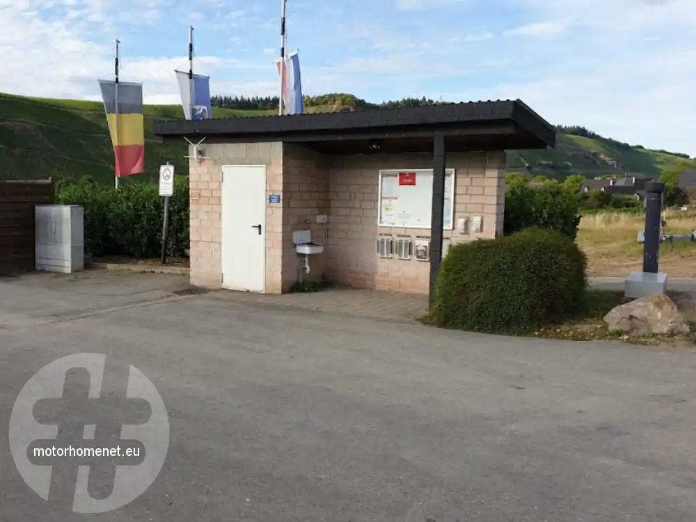 Brauneberger camper parking Juffer Rheinland Pfalz Duitsland