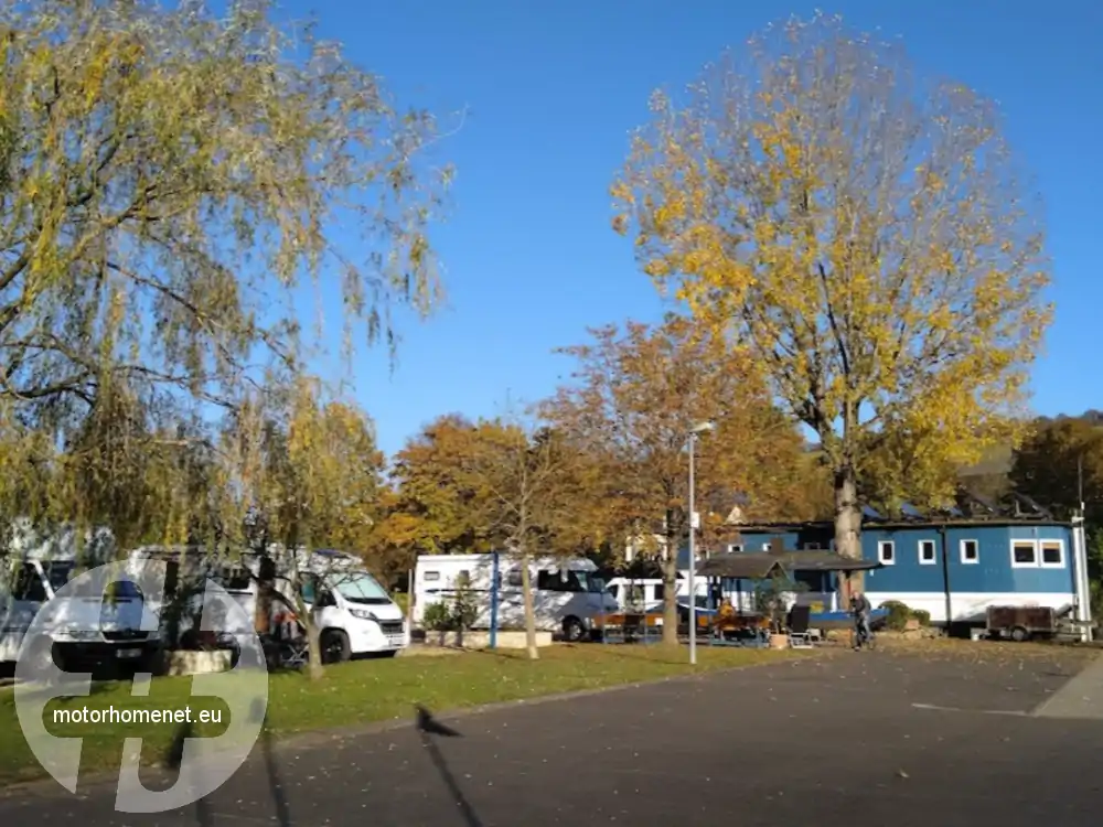 Neumagen Dhron camper parking jachthaven Rheinland Pfalz Duitsland