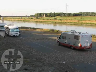 camper parking Elbe Torgau