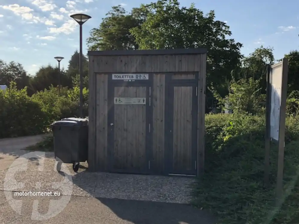 Molinet camper parking jachthaven Auvergne Rhone Alpes Frankrijk