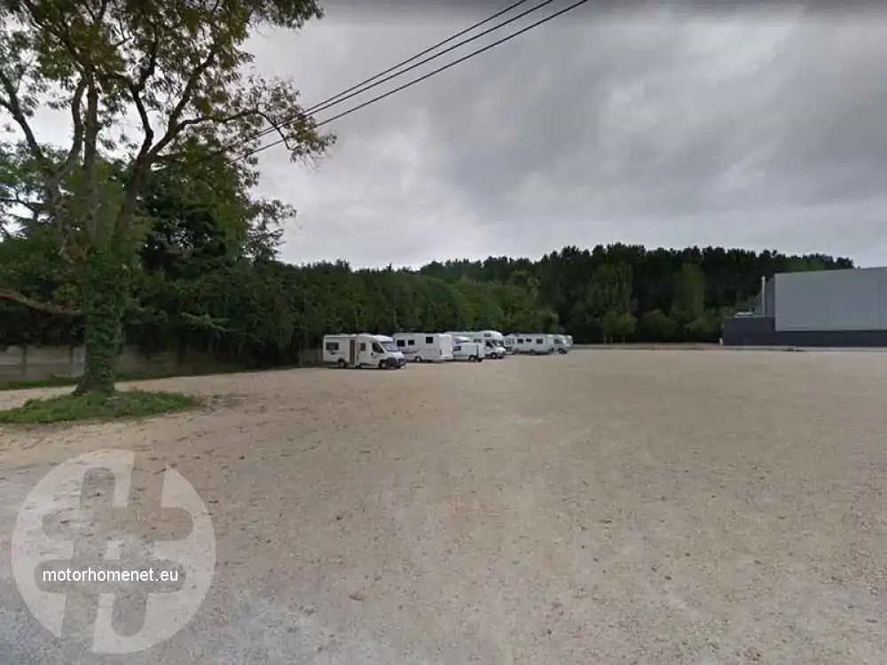 Bourges camper parking canal de Berry Centre Val de Loire Frankrijk