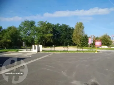 camper parking sportvelden Milly la Foret