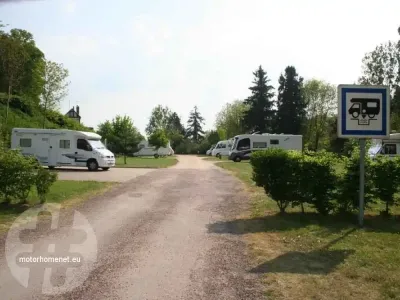 camper parking oude station Broglie