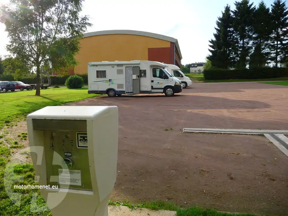 Buchy camper parking sporthal Normandie Frankrijk