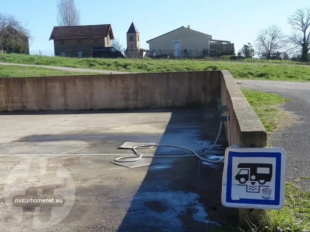 Belves camper parking picknick plaats Nouvelle Aquitaine Frankrijk