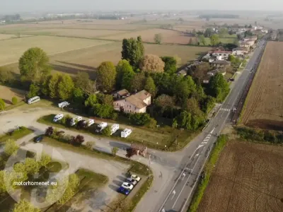 camper parking Certosa-Di-Pavia