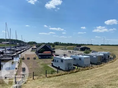 camper parking jachthaven Termunterzijl