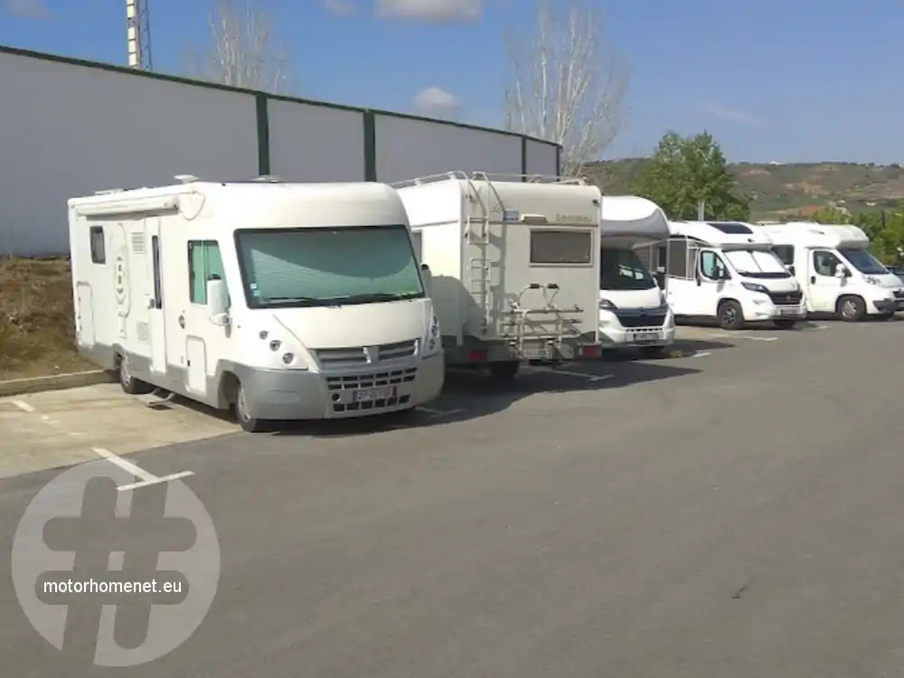 Antequera camper parking voetbalveld Andalusie Spanje